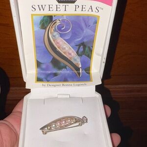 Sweet Pea 925 Pastel Pearl Brooch